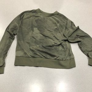 Camo crew neck sweatshirt